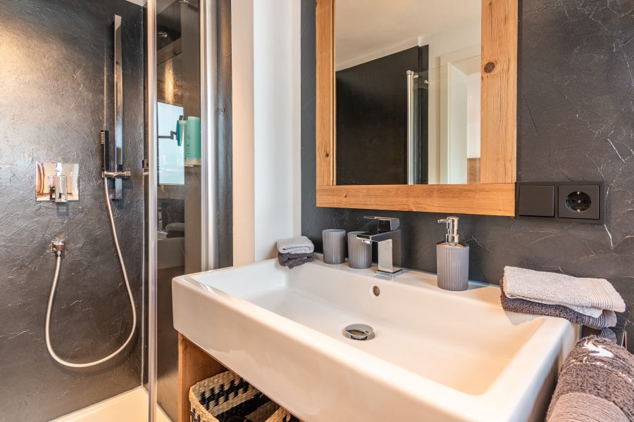 Dusche im Badezimmer der Ferienwohnung Seppi in der Seeheimat Schliersee