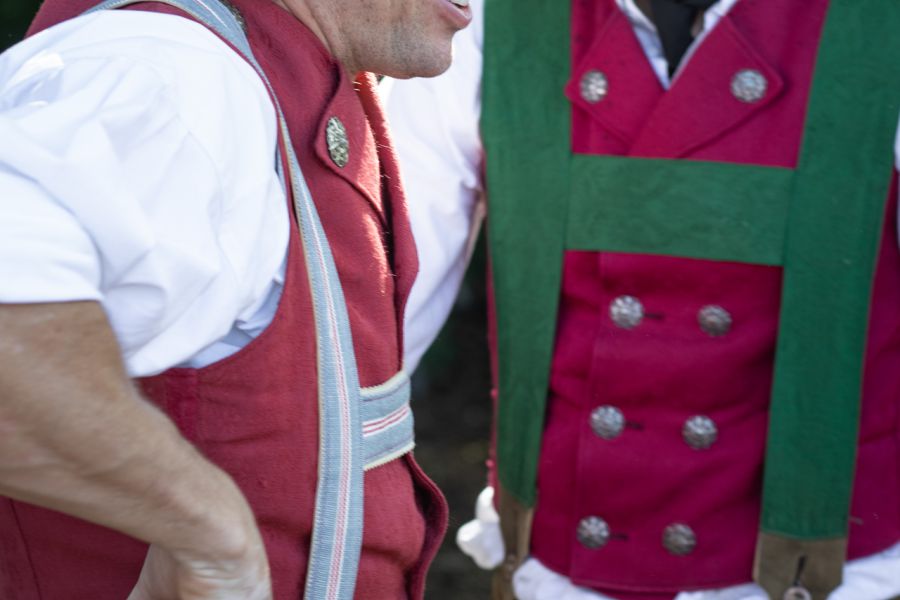 Detail traditioneller Männertracht beim Alt-Schlierseer Kirchtag