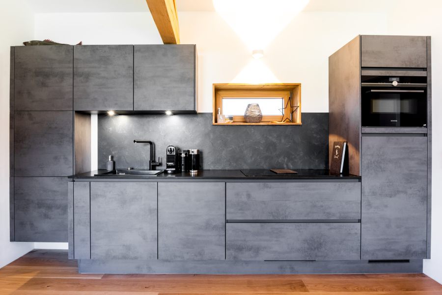 moderne Küchenzeile der Ferienwohnung Franzl in der Seeheimat Schliersee