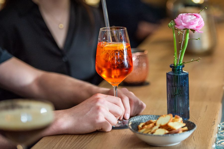 Drink an der Bar Xaver in Schliersee mit Fingerfood