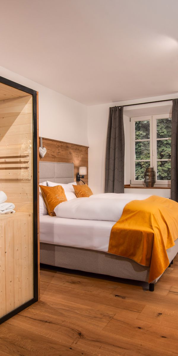Zimmer im Hotel Terofal in Schiersee, komfortables Boxspringbett